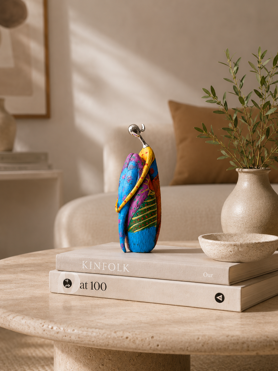 Estatuetas decorativas em resina Kaya