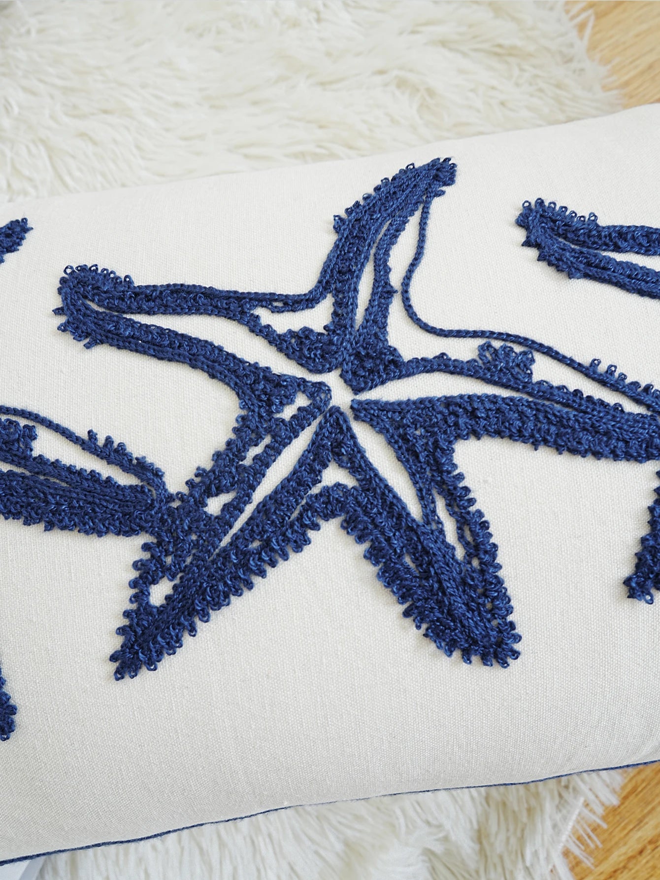 Elior - Pillow cover