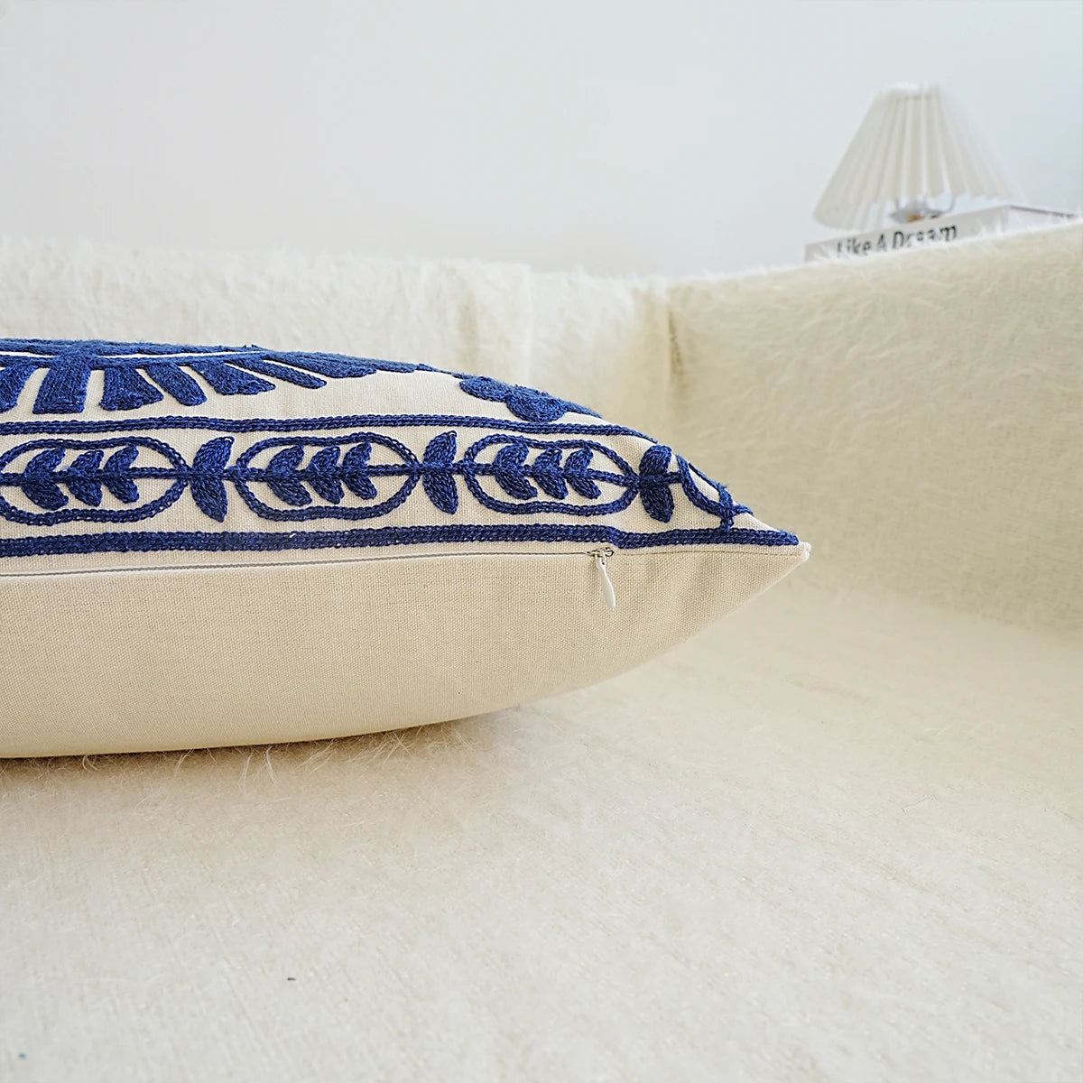 Mira - Pillow cover