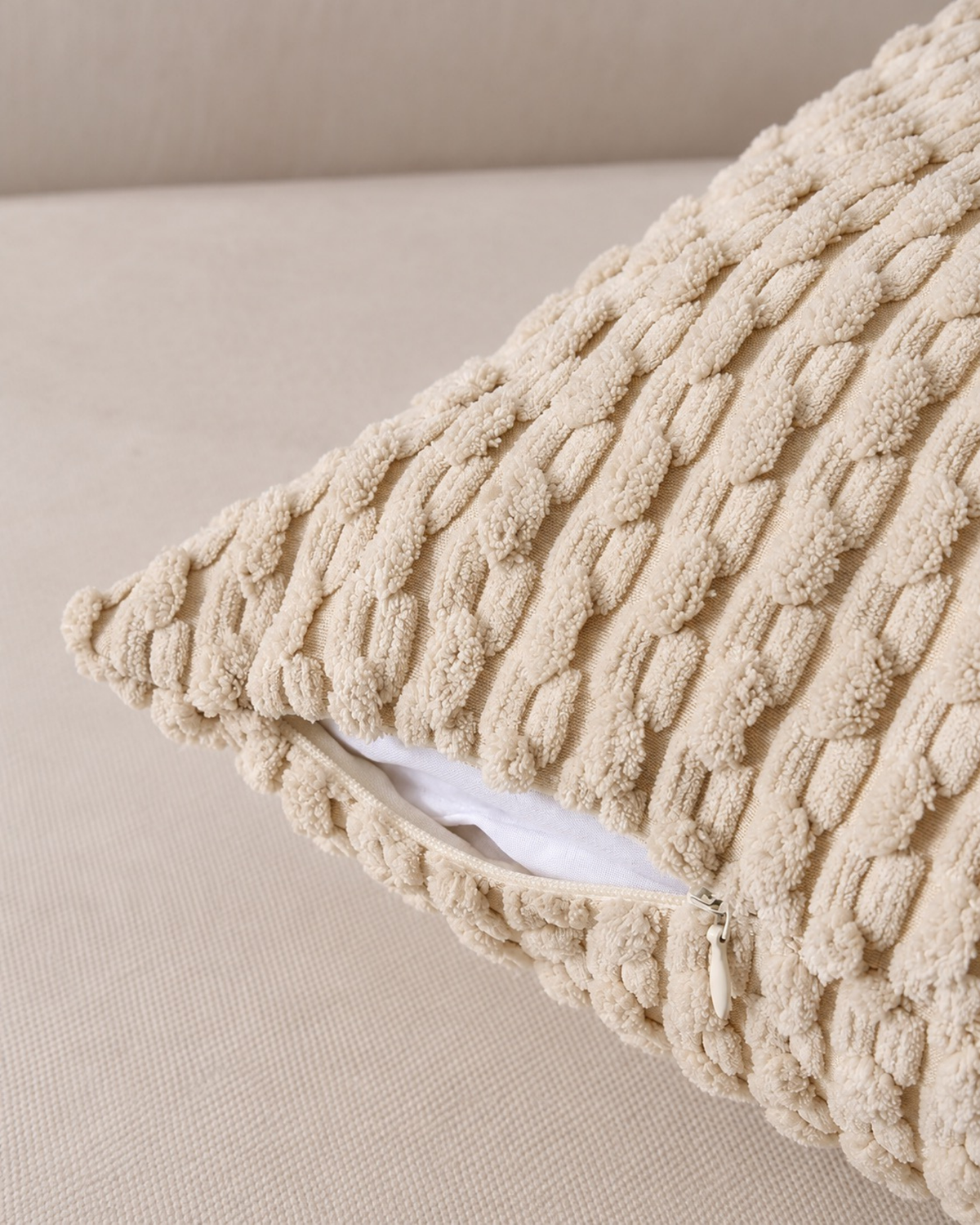 Pillow cover in knitwear style Allure