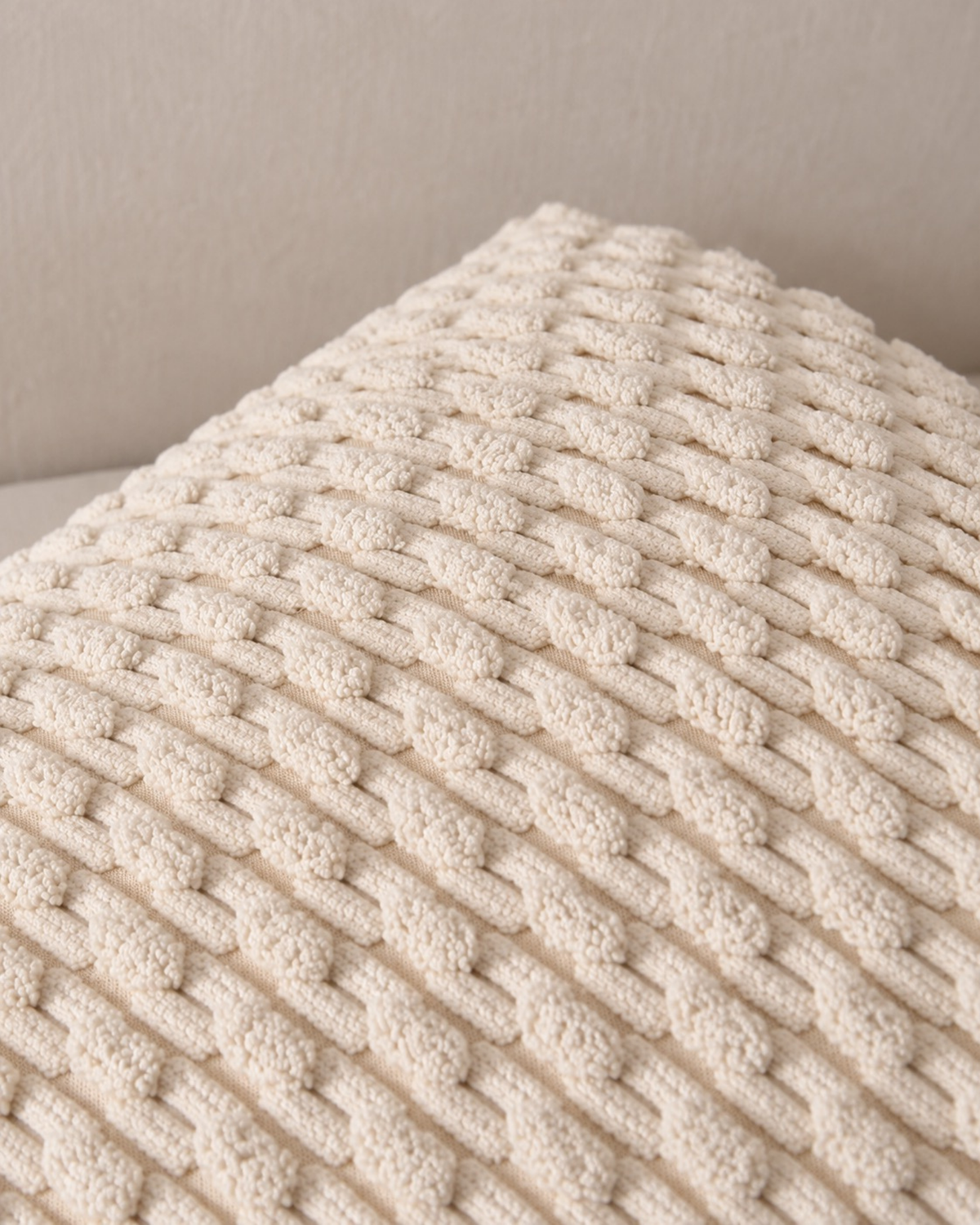 Pillow cover in knitwear style Allure