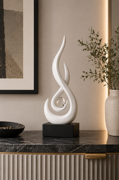 Estatueta decorativa em resina Artys