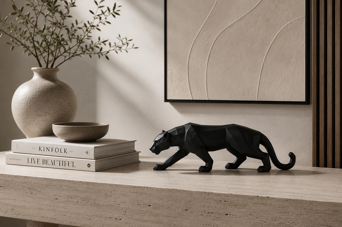 Estatueta decorativa em resina Pryma