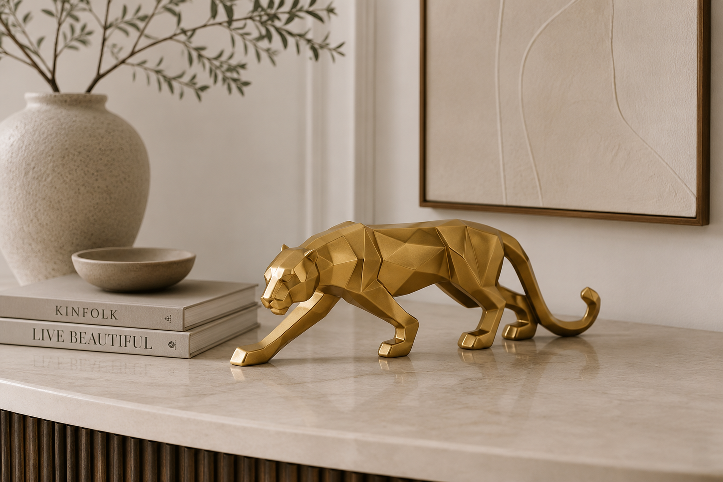 Estatueta decorativa em resina Pryma