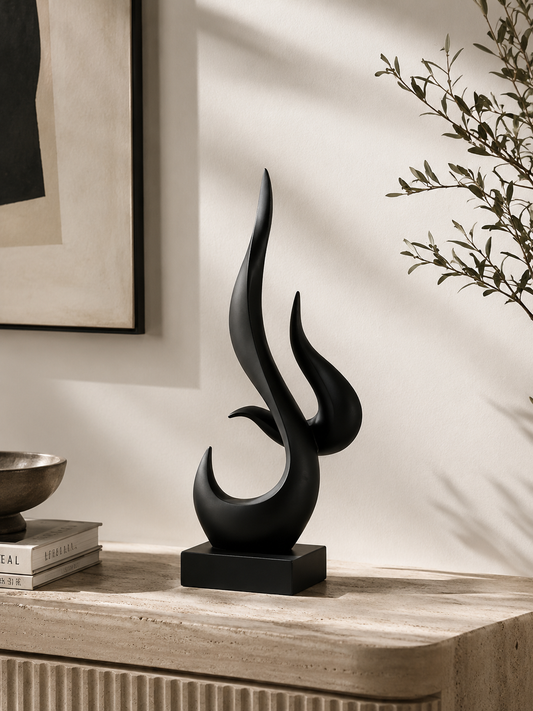 Estatueta decorativa em resina Aeris